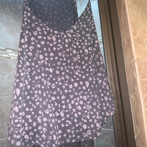 Tank - Picture 2 of 2